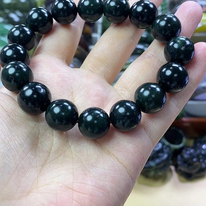 未镶嵌蛇纹石玉卡14黑包公