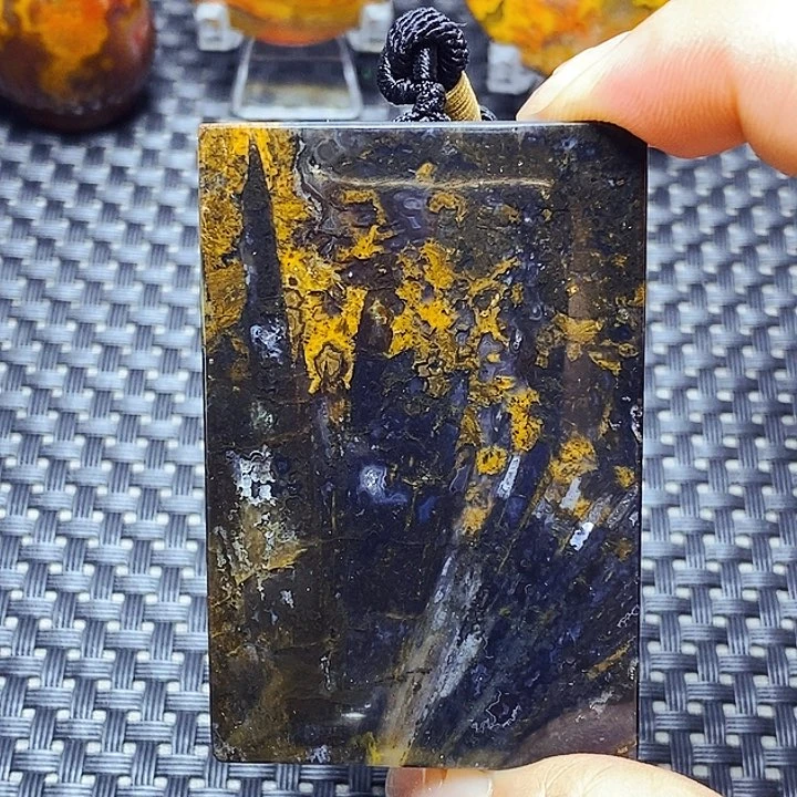 玛瑙/玉髓颈饰未镶嵌小*泽