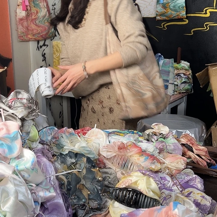 R***y308麂皮绒包包不退不换