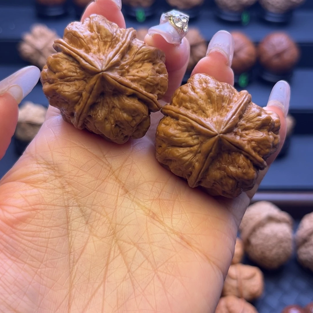 文玩核桃把件蟾王十八包