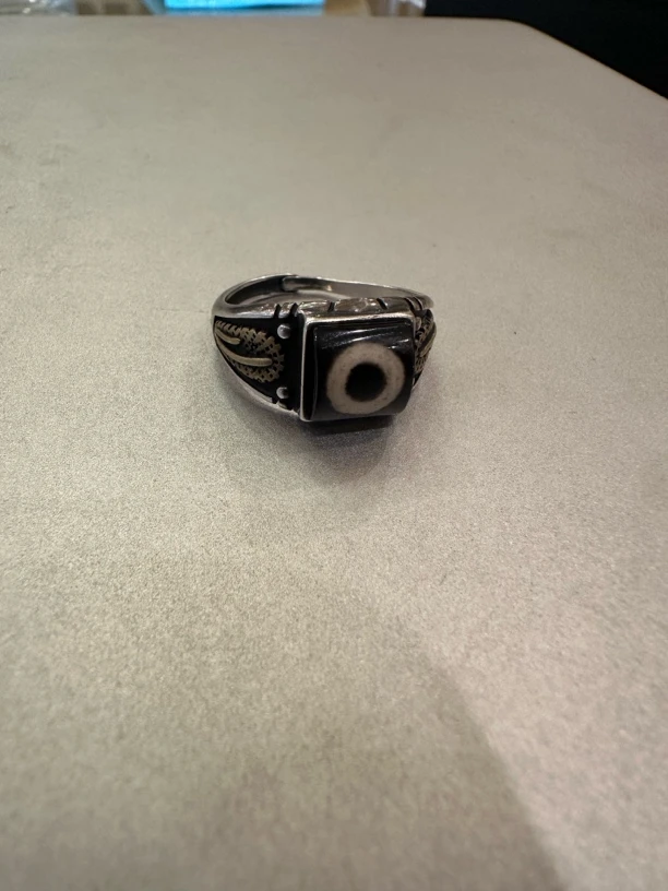 西吴尔天珠色藏服配男