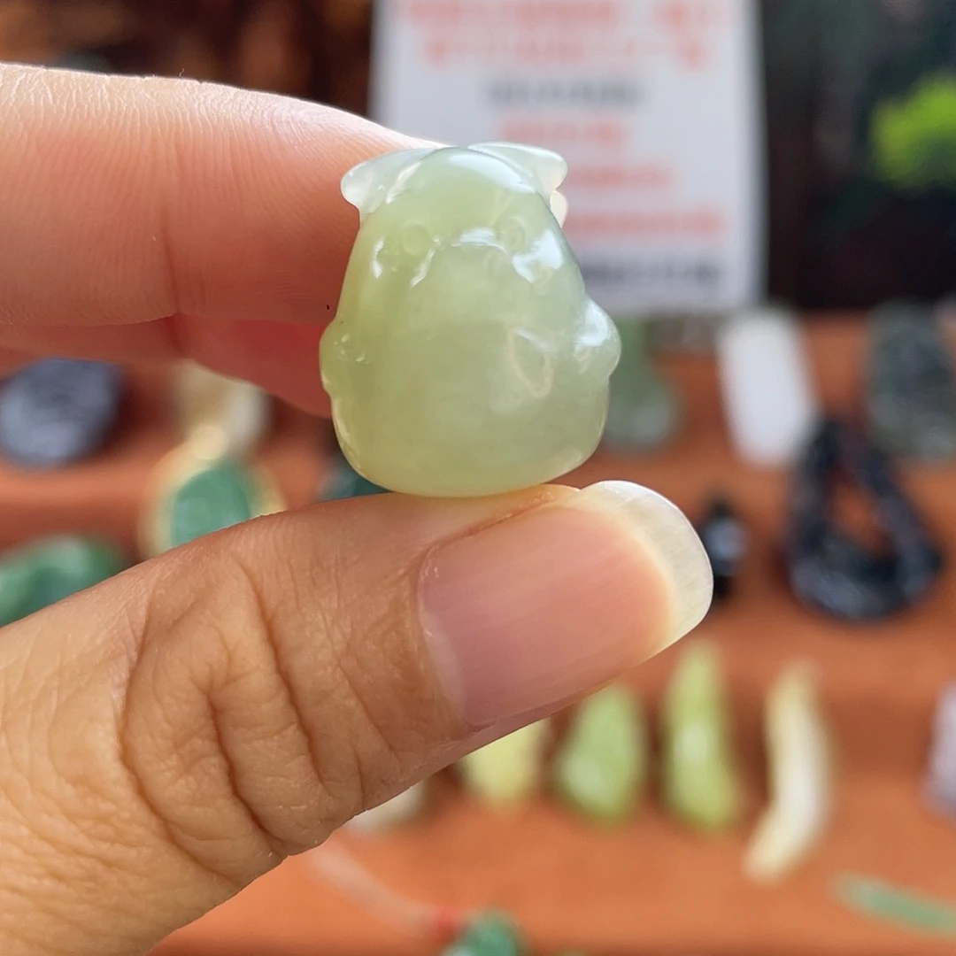 和田玉未镶嵌颈饰青海晴水小猪猪