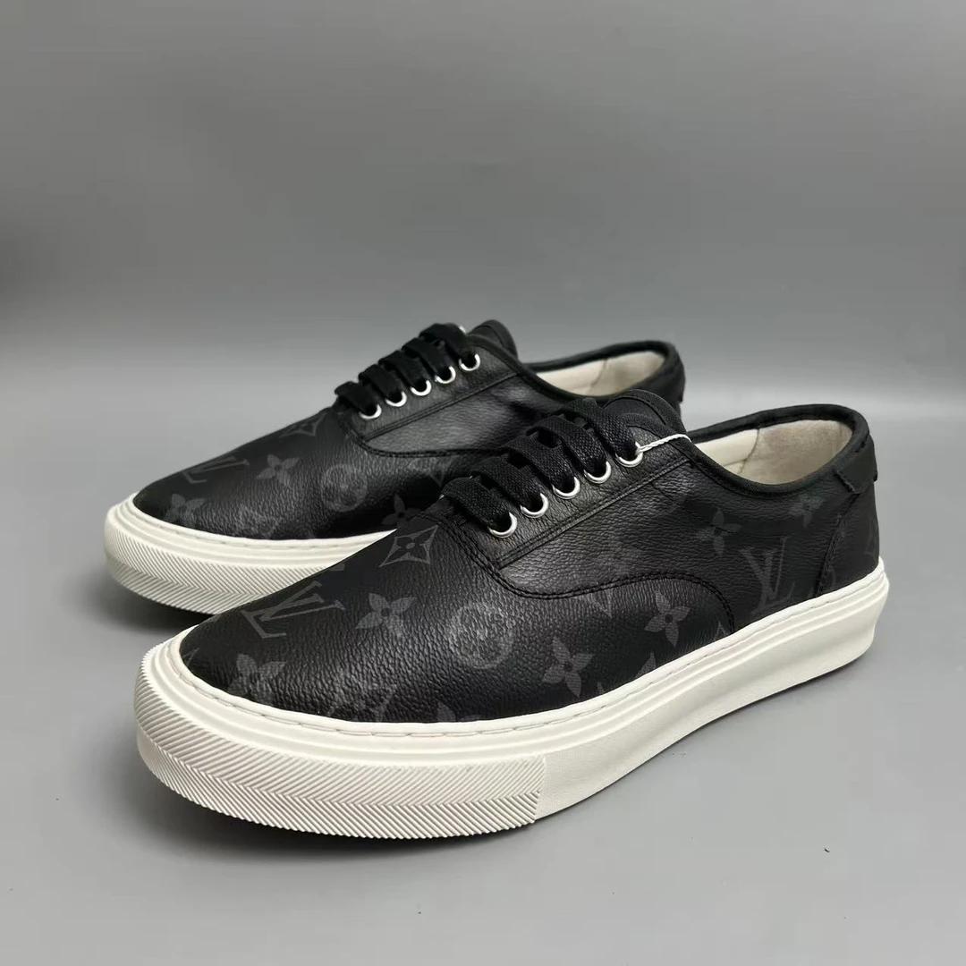95新 LouisVuitton/路易威登 黑老花男士板鞋41欧码 jx387/jx405