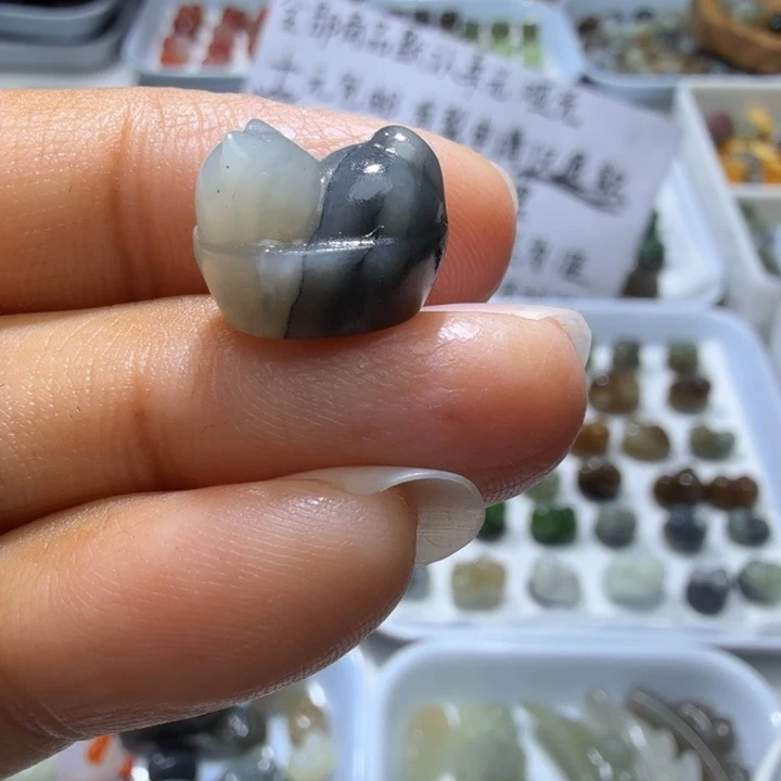 和田玉未镶嵌珠宝奇石