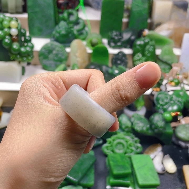 未镶嵌和田玉挂件