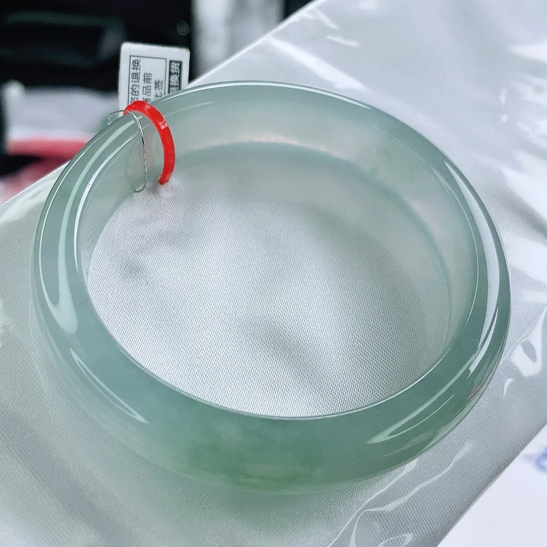 翡翠手镯未镶嵌57圈