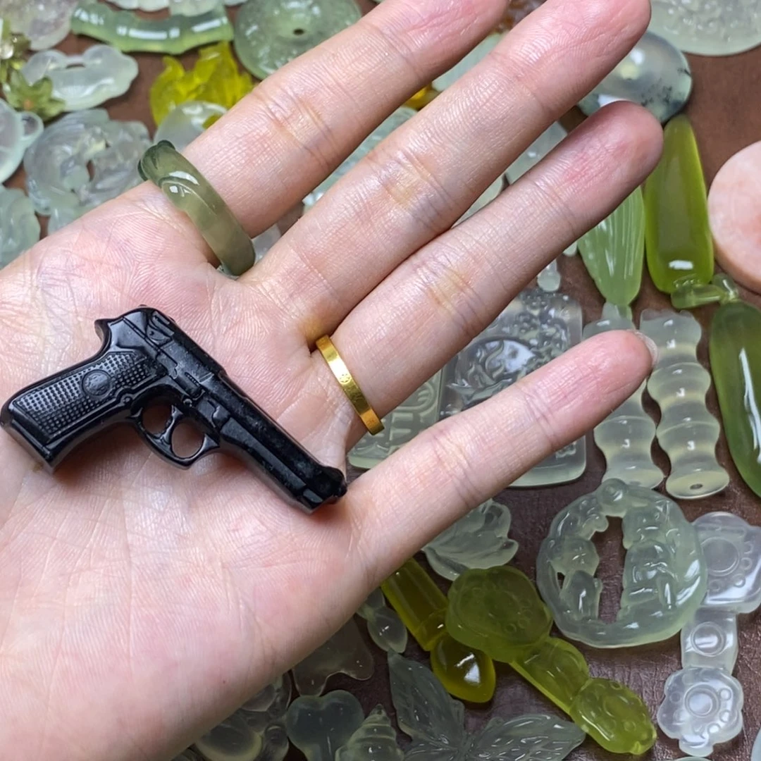 蛇纹石玉合金颈饰