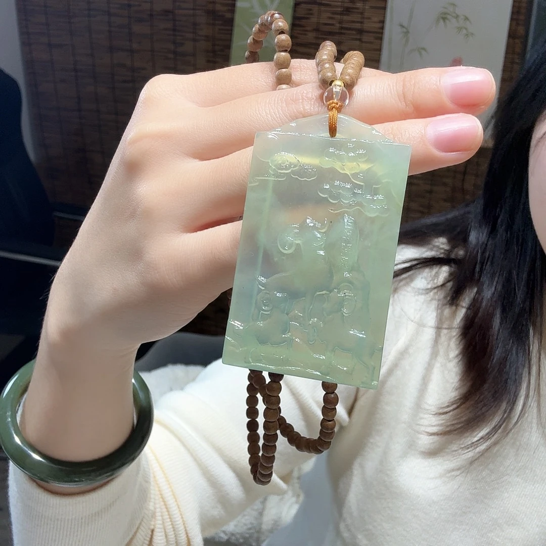 蛇纹石玉未镶嵌颈饰