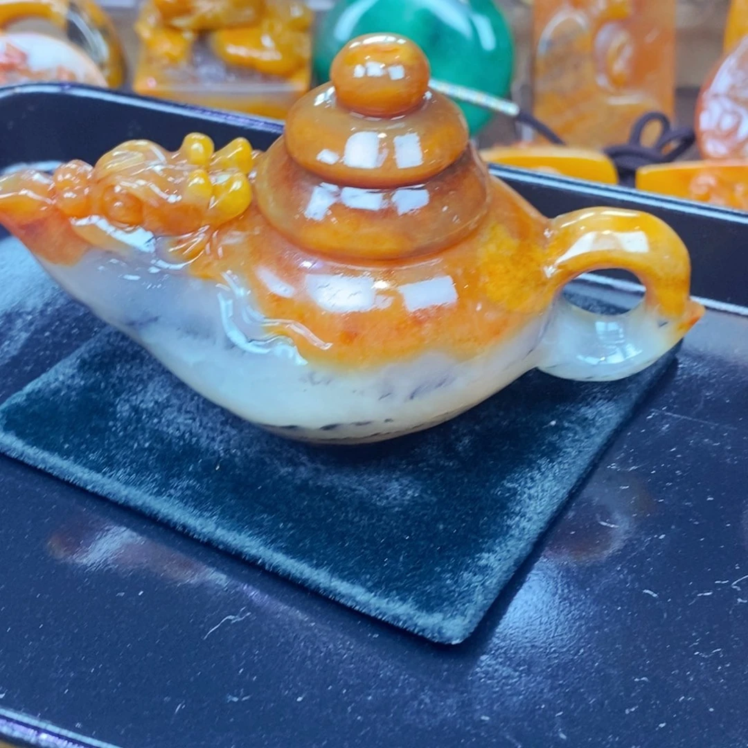 未镶嵌石英质玉（黄龙玉）颈饰