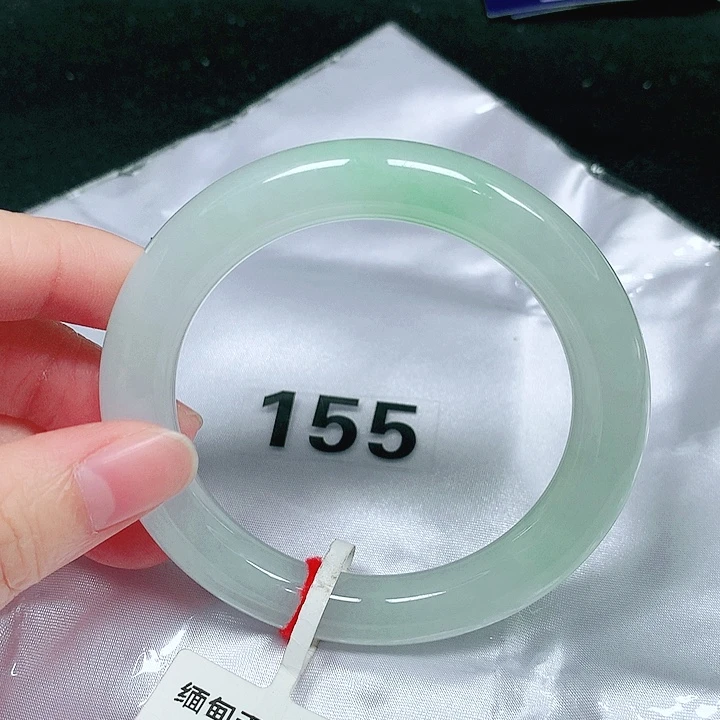 翡翠未镶嵌手镯（圆镯）