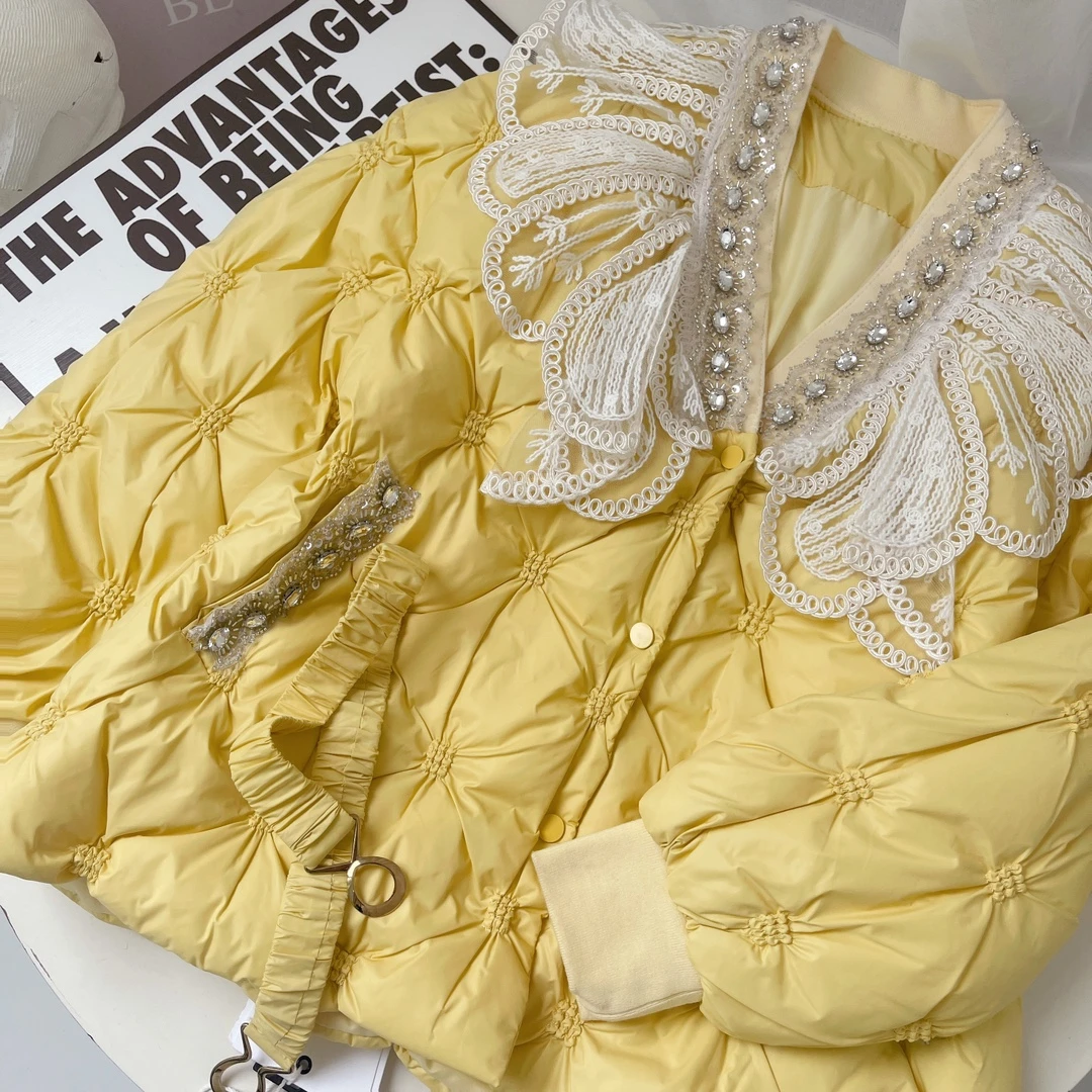 W00601重工镶钻蕾丝花边V领外套女冬装宽松收腰外套