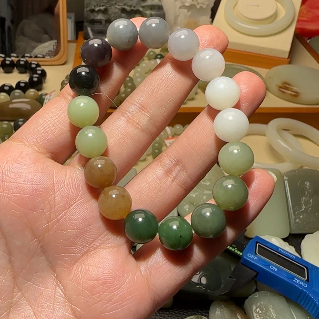 永***玲和田玉未镶嵌颈饰