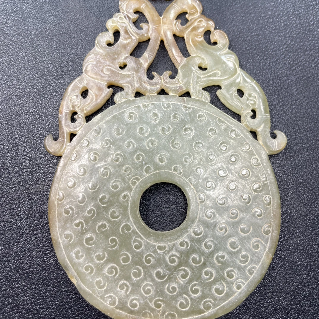 精美和田青白玉质双凤谷纹出阔璧包浆老熟