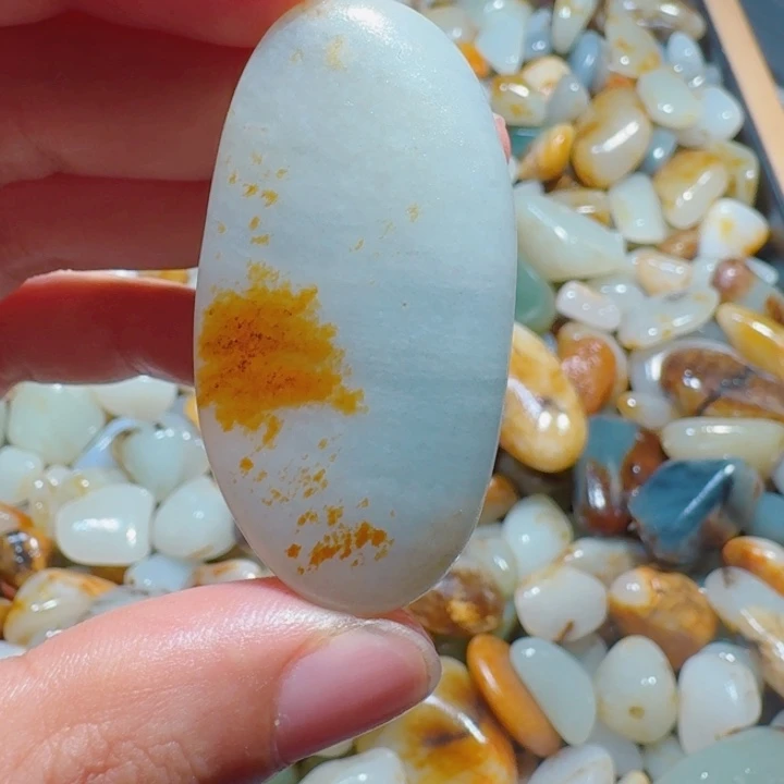 和田玉（糖玉）未镶嵌颈饰21.8克