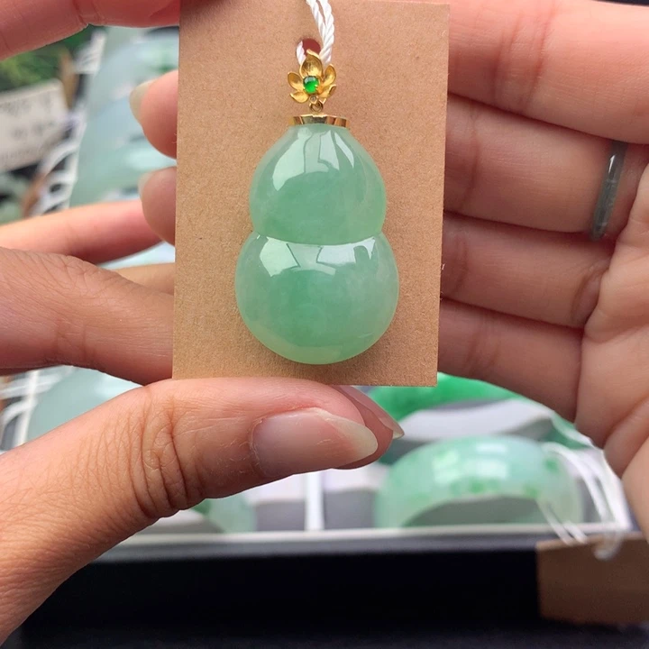 翡翠未镶嵌颈饰天然翡翠挂件