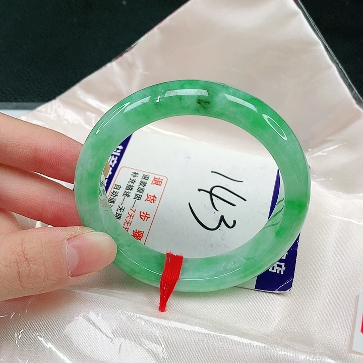 未镶嵌手镯翡翠翡翠手镯