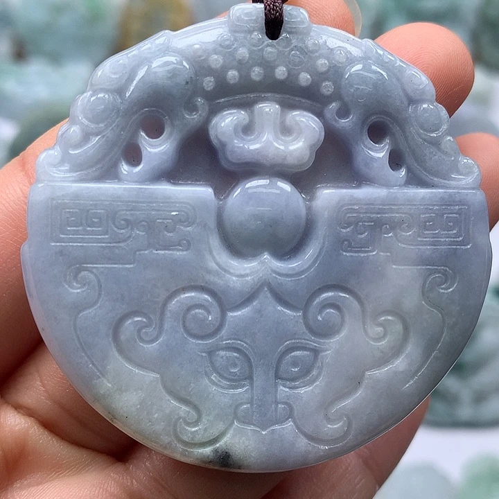 翡翠未镶嵌颈饰饕餮福利