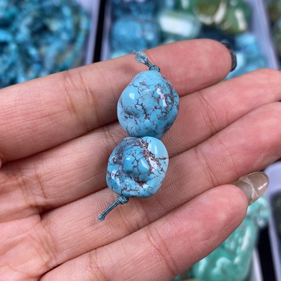 绿松石未镶嵌颈饰