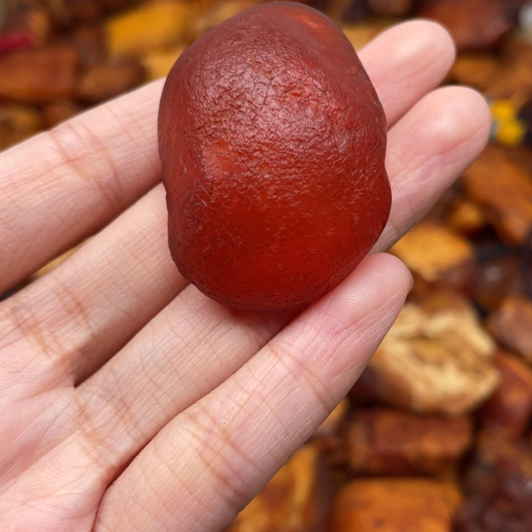 未镶嵌琥珀珠宝奇石