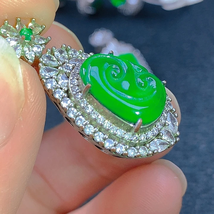 翡翠未镶嵌颈饰翡翠