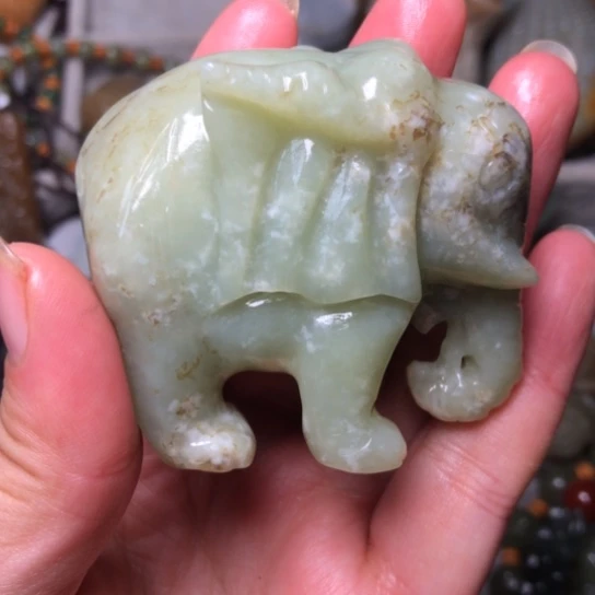 和田玉未镶嵌把件