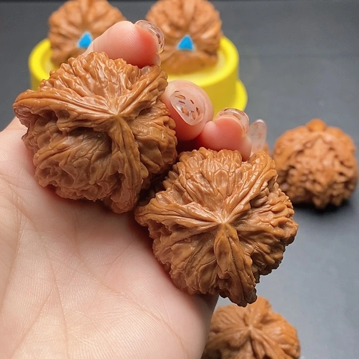 静***止核桃核桃吊坠白狮子