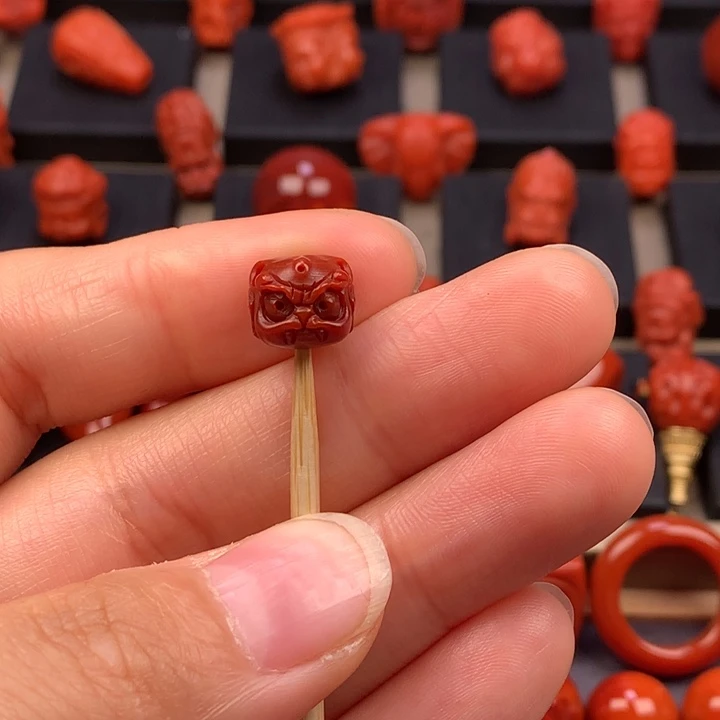 南红玛瑙未镶嵌醒狮9.4MM