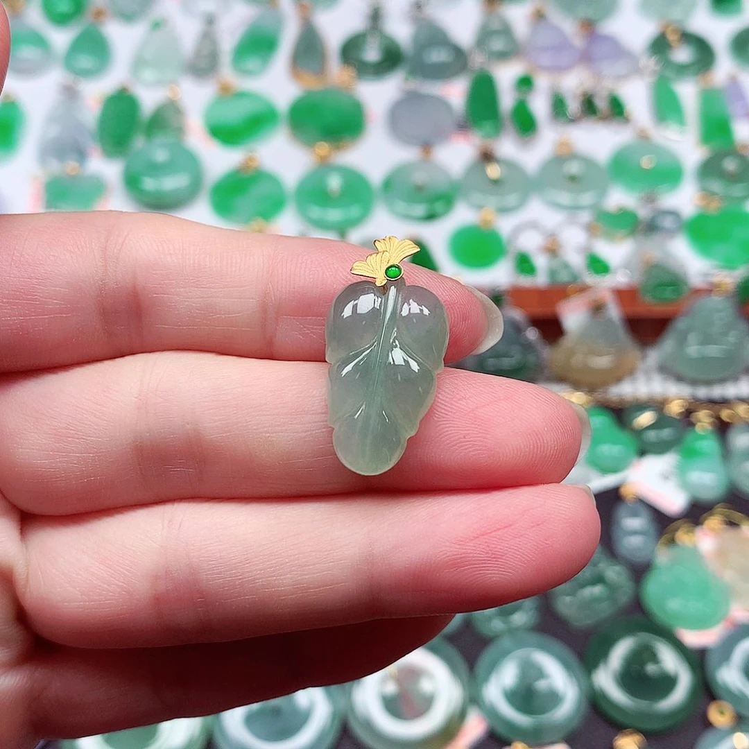 翡翠18K金镶嵌颈饰天然翡翠A货