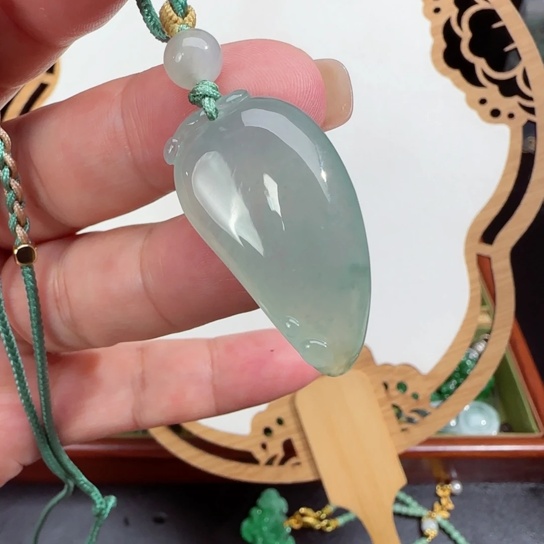 翡翠未镶嵌颈饰仿古