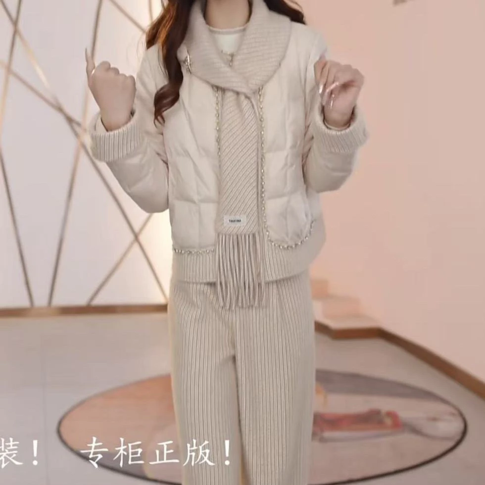 高级时尚羽绒服加厚保暖外套2025冬季新款洋气拼接显瘦直筒裤套装