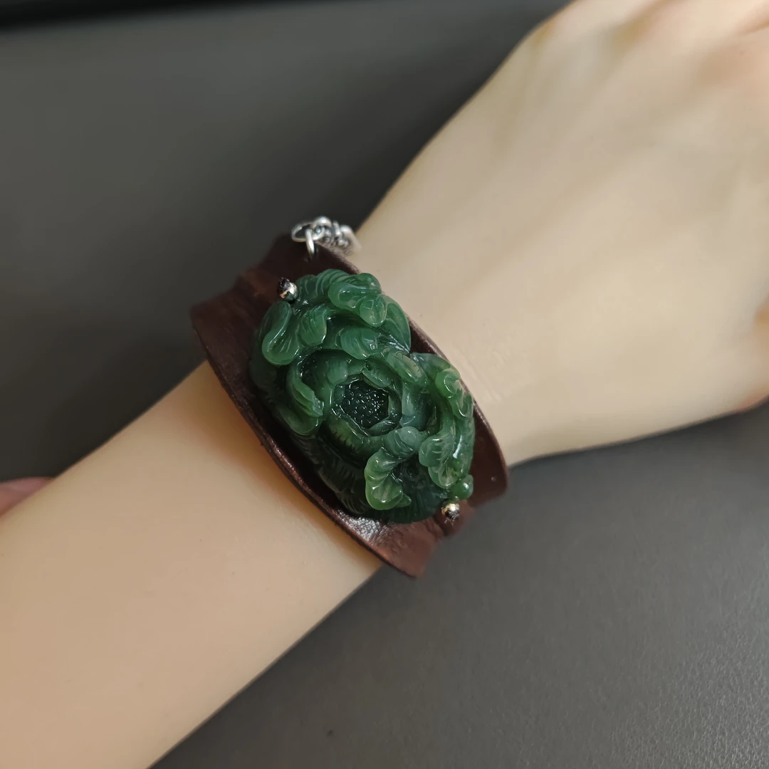 ［0049］天然和田碧玉精美牡丹花复古时尚手牌