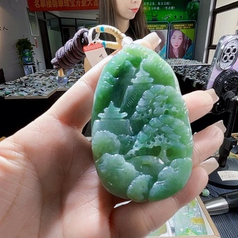 颈饰未镶嵌翡翠一个