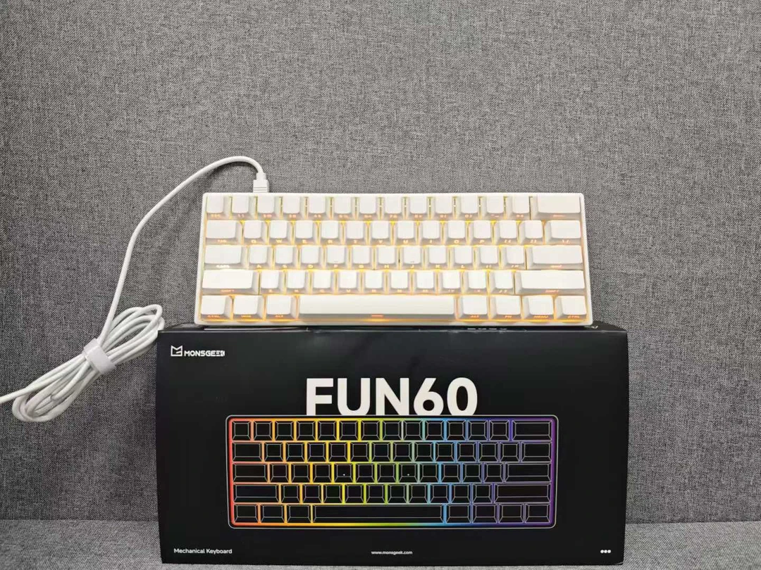 准新品 魔极客 FUN60 pro 61键有线磁轴机械键盘侧刻键帽热插拔