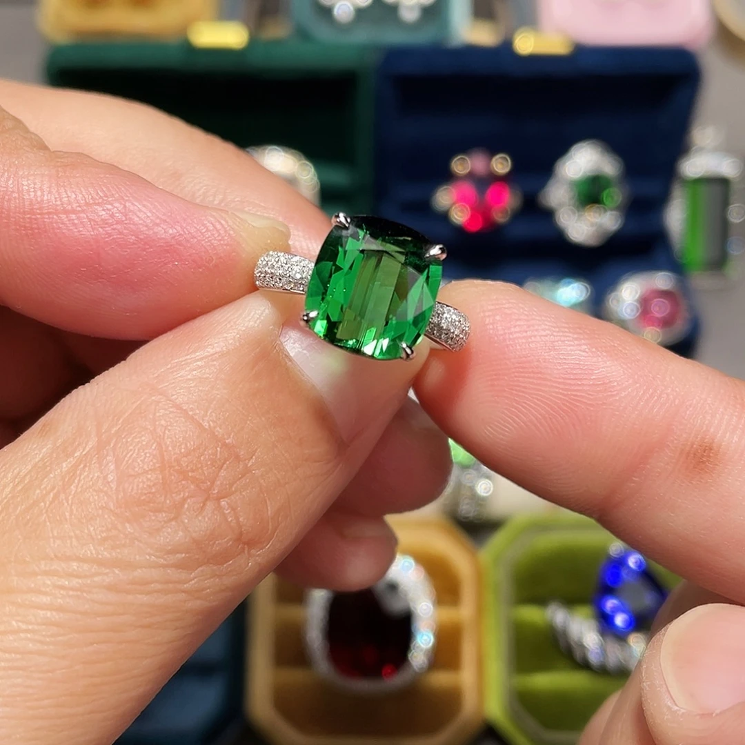 戒指18K金镶嵌碧玺5.51ct