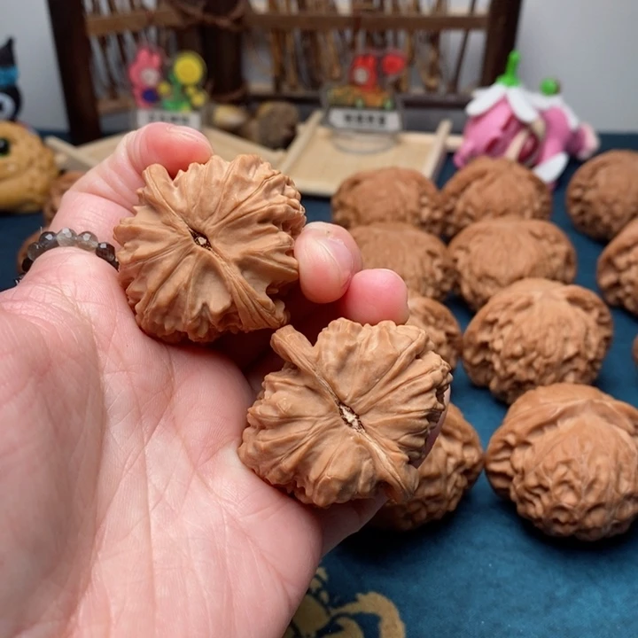 文玩核桃把件呼****宝白狮子38