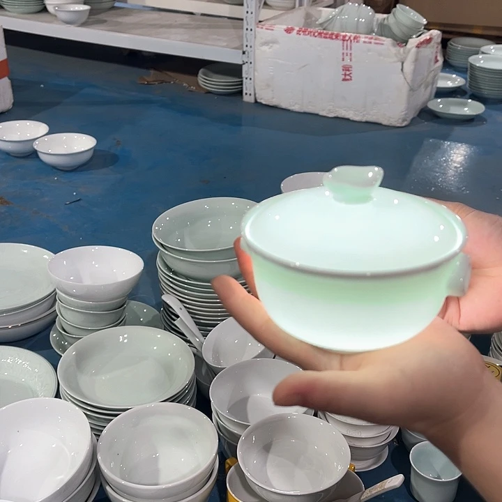 瓷片青瓷炖盅一个，正品包邮