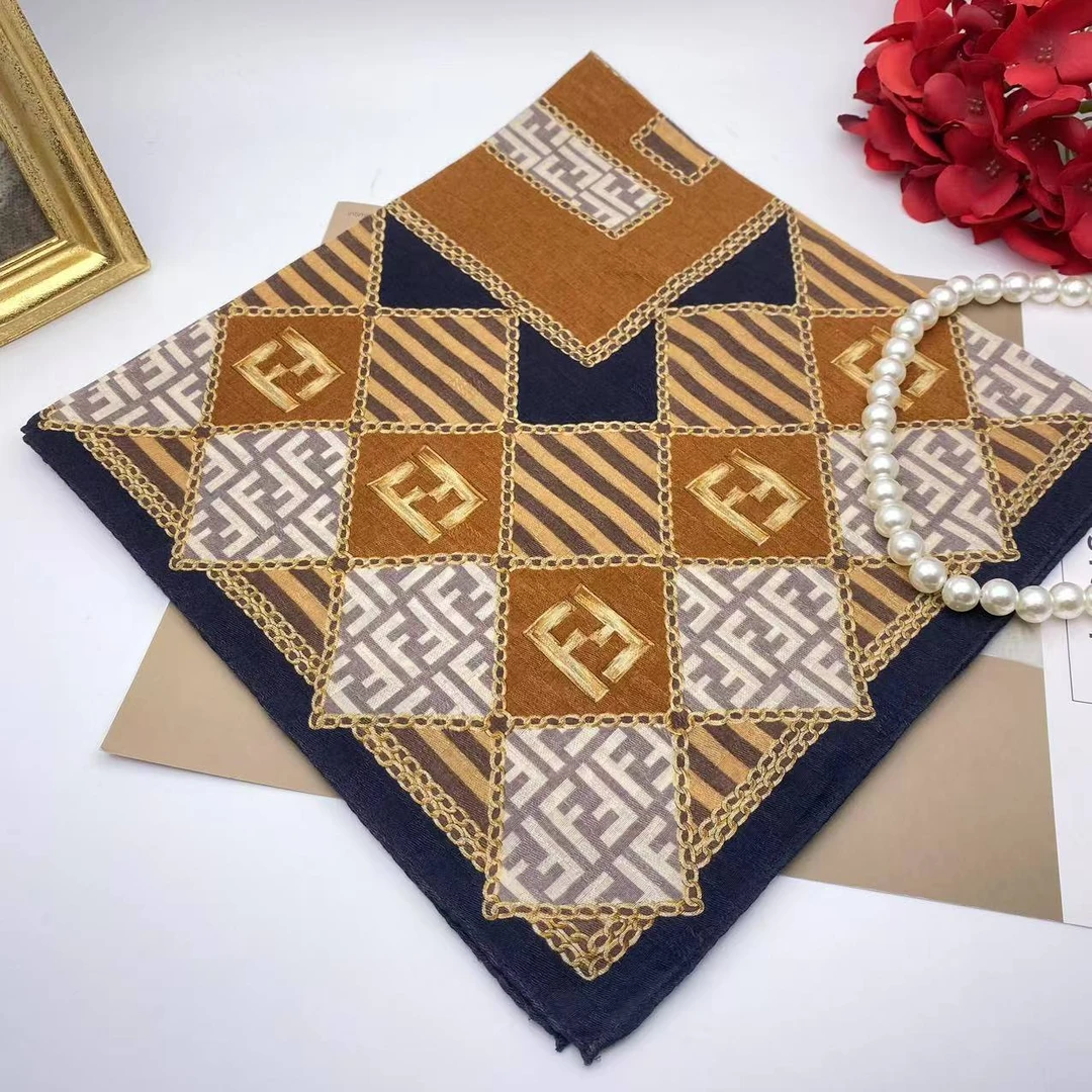 99新 FENDI/芬迪 海囤/芬迪/丝巾/yy05085