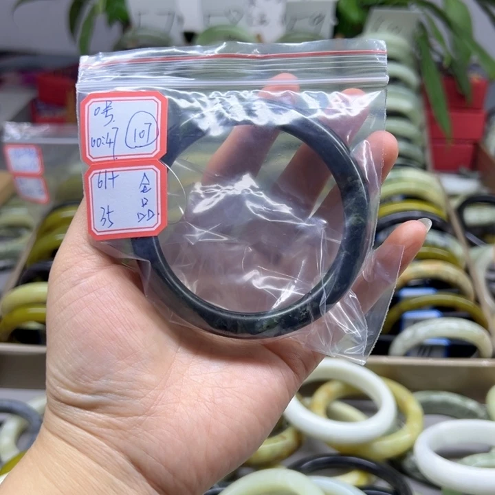 。***号蛇纹石玉未镶嵌手镯107