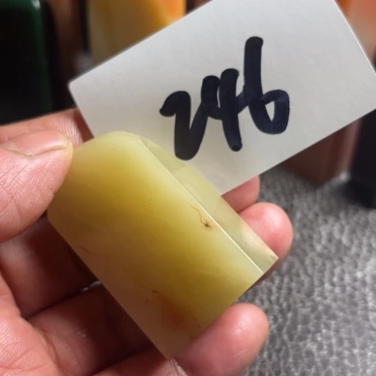 老挝石老挝晶莹剔透