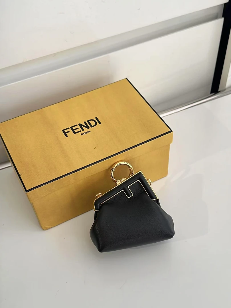 95新 FENDI/芬迪 CS5884/Fendi黑色迷你单肩包