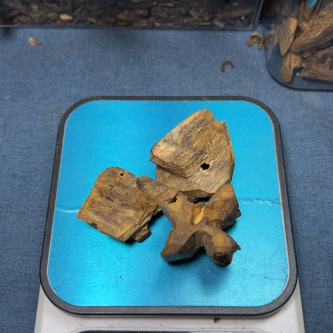 沉香沉香碎屑陆河料31.7克