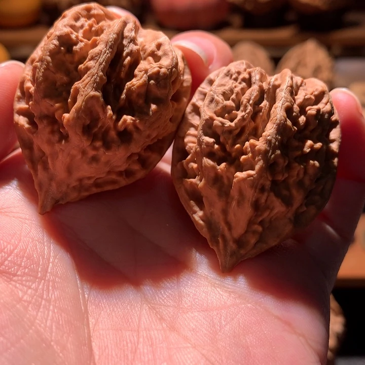 文玩核桃吊坠楸玥核45