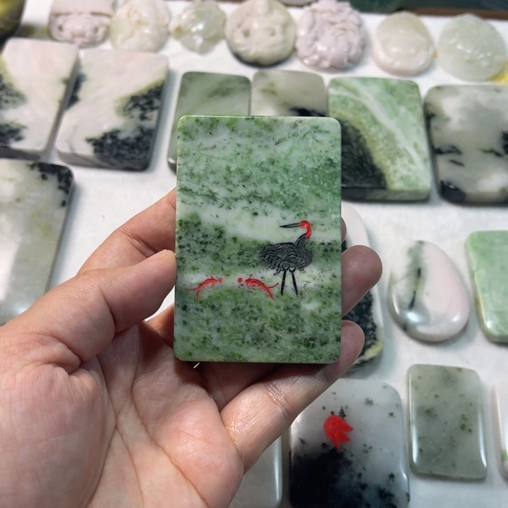 独山玉颈饰未镶嵌晓*翡