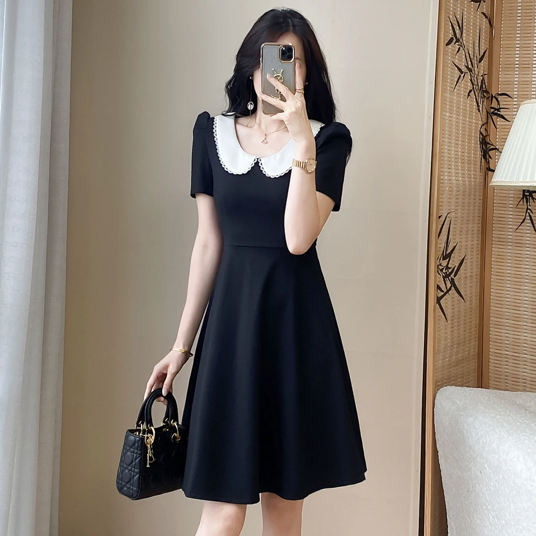 法式轻奢显瘦娃娃领赫本风小黑裙短款25夏新款小众设计a字连衣裙
