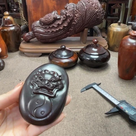 檀香紫檀（小叶紫檀）兽首牌