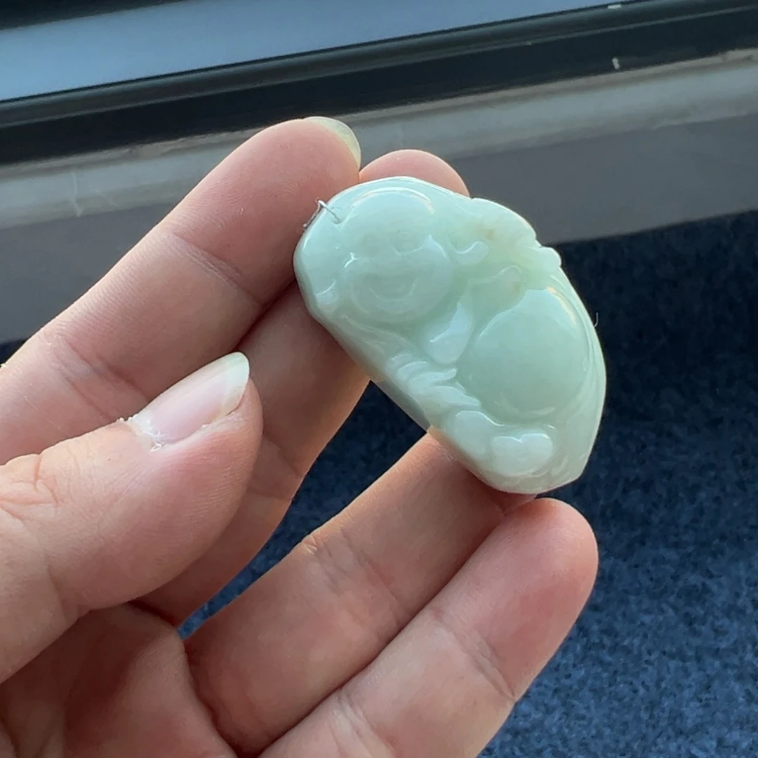 翡翠未镶嵌颈饰佛