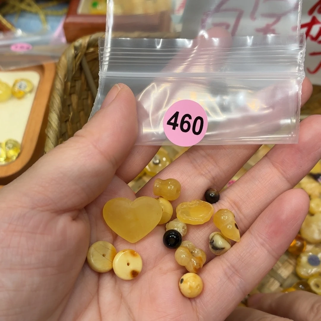 Y***｀琥珀未镶嵌珠宝奇石