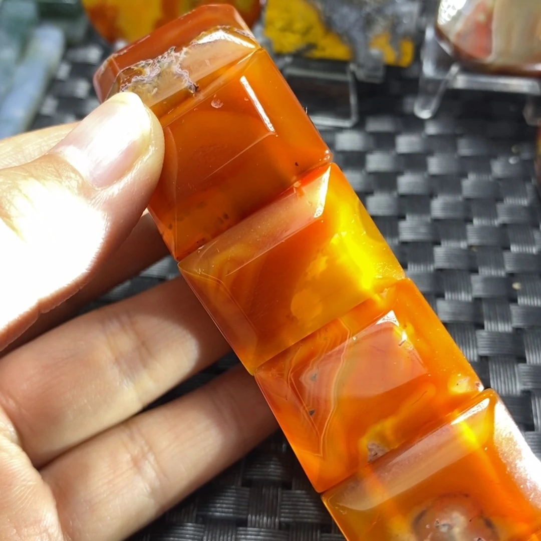 玛瑙/玉髓颈饰未镶嵌张*哲