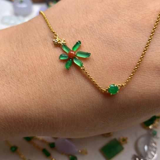 颈饰18K金镶嵌翡翠