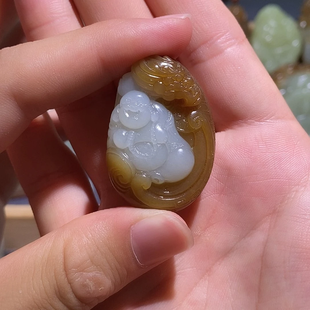 *****和田玉未镶嵌颈饰